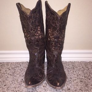 Brown Corral Pointed-Toe Boots - size states 9.5, but run smaller (8.5-9ish)